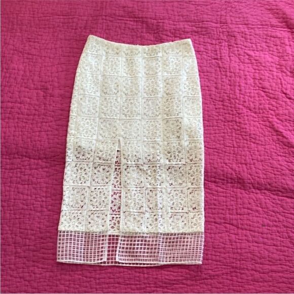 Alexis White Midi Pencil lace Skirt with Slit , XS - Picture 1 of 7